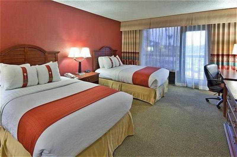 Holiday Inn Phoenix-Mesa Chandler By Ihg Exterior foto